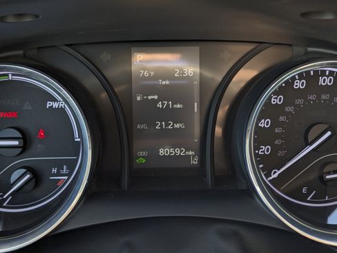 Used 2020 Toyota Camry LE image 12