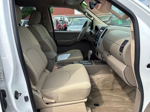 Used 2012 Nissan Frontier SV w/ SV Premium Utility Pkg RWD image 16