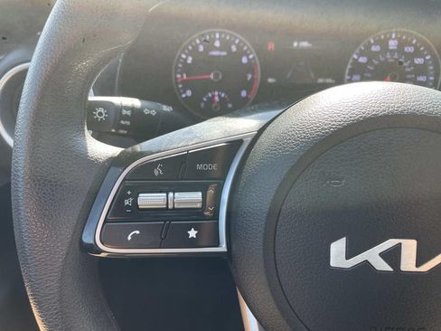 Used 2024 Kia Forte LXS w/ LXS Technology Package FWD image 28