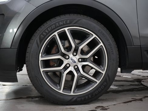 Used 2017 Ford Explorer Sport w/ Equipment Group 401A AWD/4WD image 29