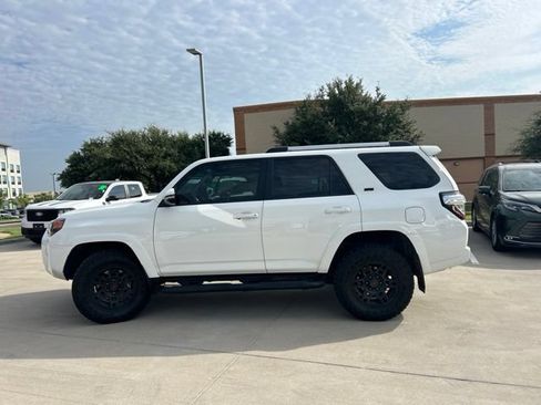 Used 2022 Toyota 4Runner SR5 Premium w/ Moonroof Package AWD/4WD image 8