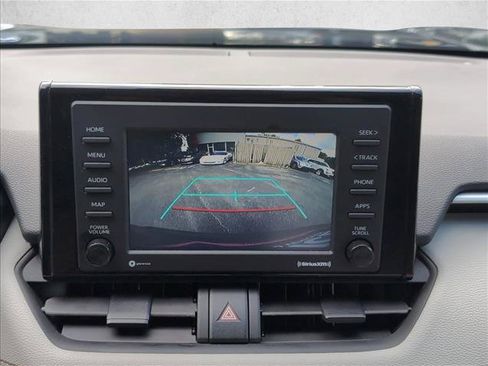 Used 2021 Toyota RAV4 XLE AWD/4WD image 15