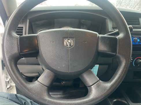 Used 2011 Dodge Dakota ST image 19