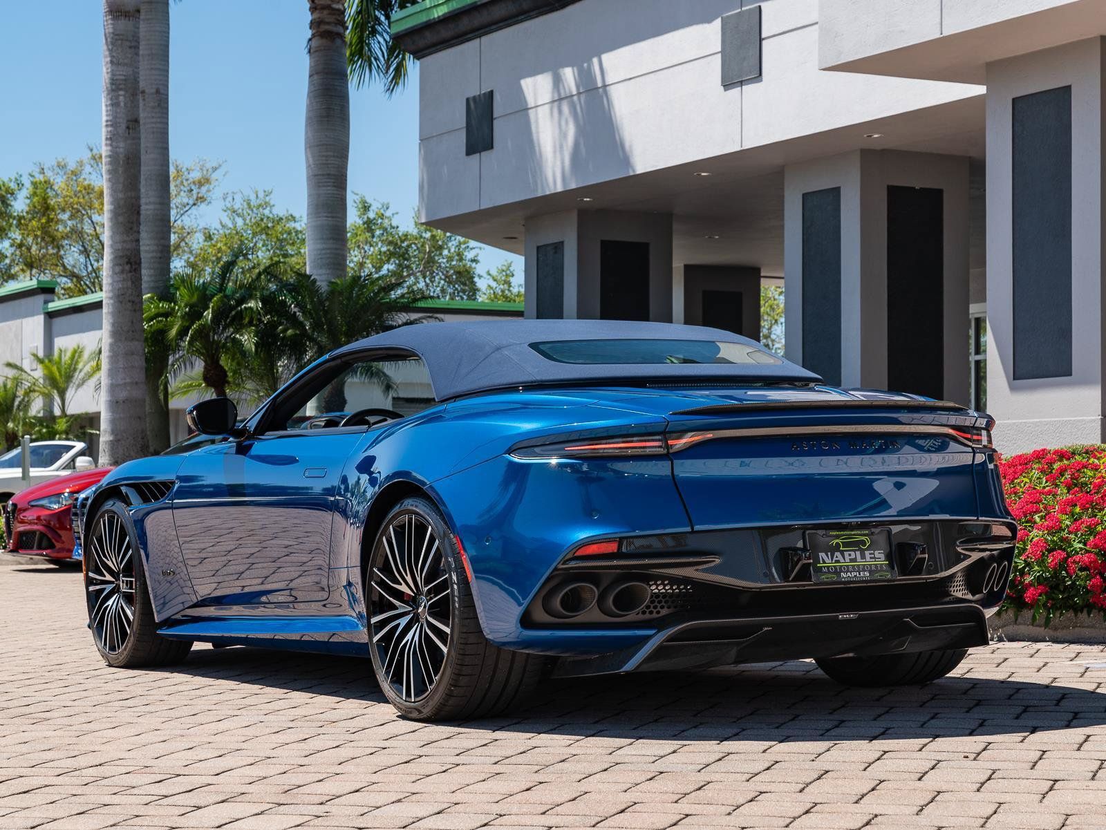 Used 2022 Aston Martin DBS Superleggera Volante RWD image 30