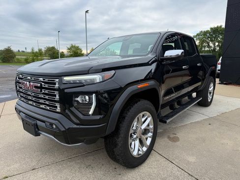Used 2023 GMC Canyon Denali AWD/4WD image 16