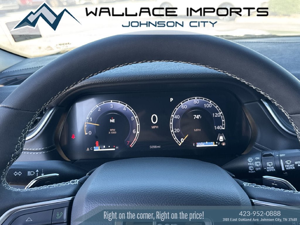 Used 2025 Jeep Grand Cherokee Laredo X w/ Luxury Tech Group I AWD/4WD image 32