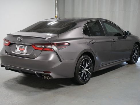 Used 2023 Toyota Camry SE image 8