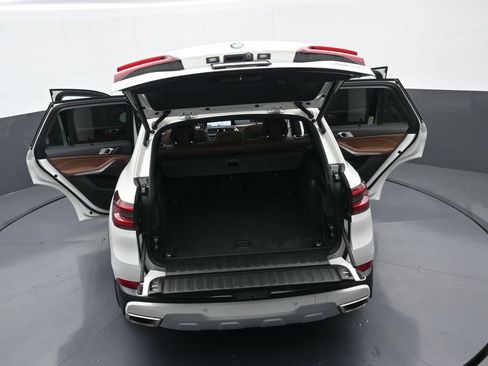 Used 2023 BMW X5 xDrive40i w/ Luxury Seating Package AWD/4WD image 42