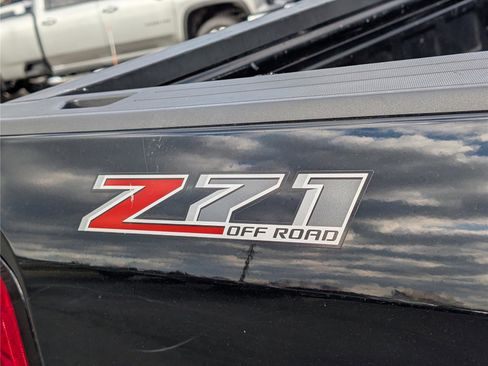 Used 2017 Chevrolet Colorado Z71 image 9