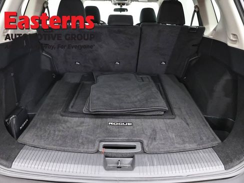 Used 2023 Nissan Rogue S AWD/4WD image 9