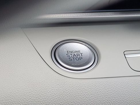 New 2026 Hyundai Elantra Limited FWD image 37