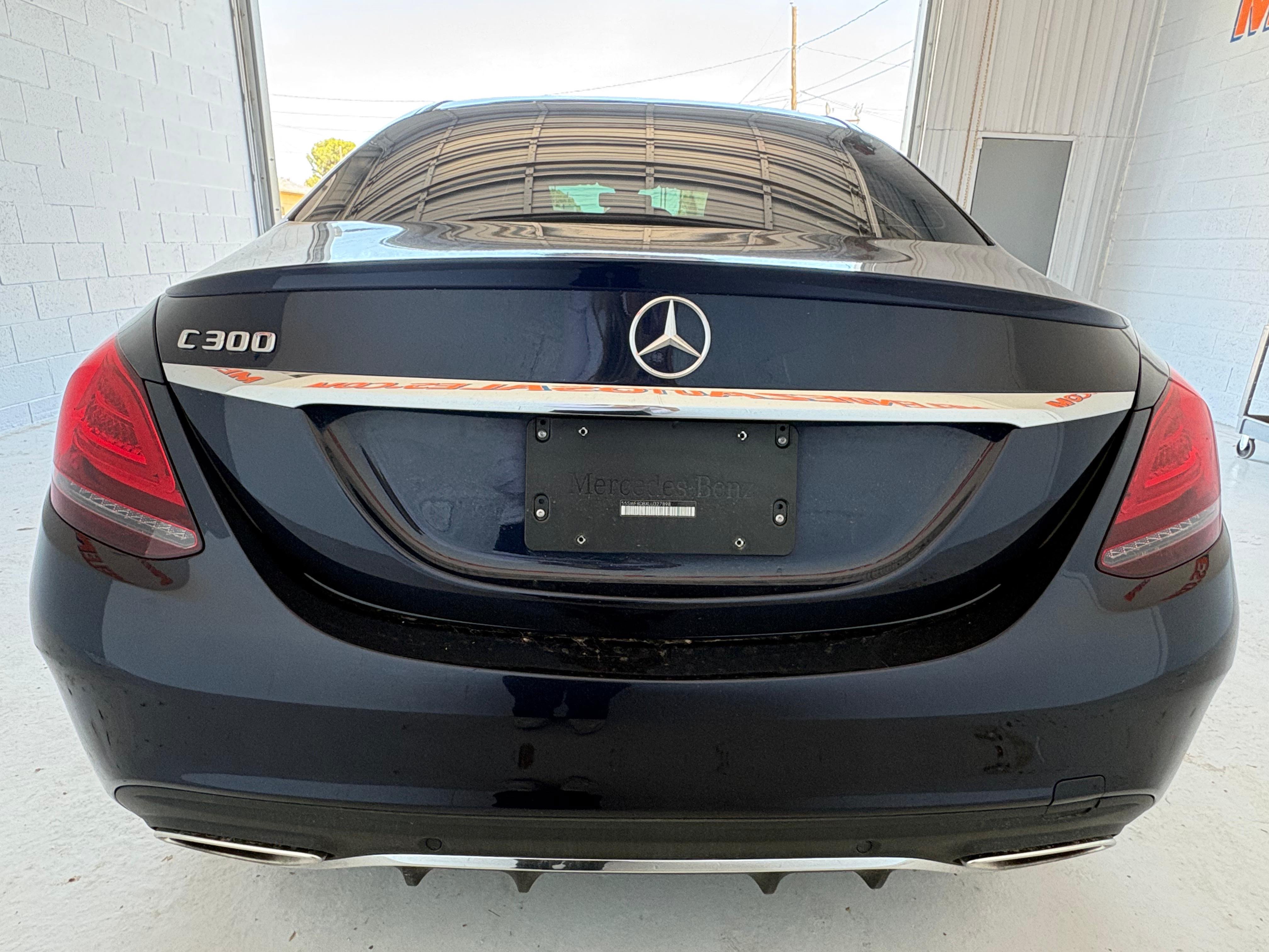 Used 2020 Mercedes-Benz C 300 Sedan image 4