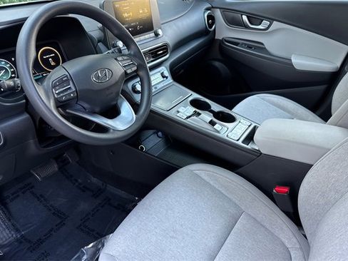 Used 2023 Hyundai Kona SE image 10