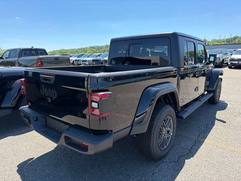New 2026 Jeep Gladiator Sport AWD/4WD image 3