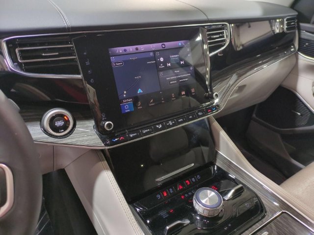 Used 2022 Jeep Wagoneer Series III AWD/4WD image 23