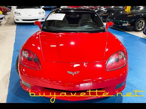 Used 2006 Chevrolet Corvette Coupe w/ Preferred Equipment Group RWD image 4