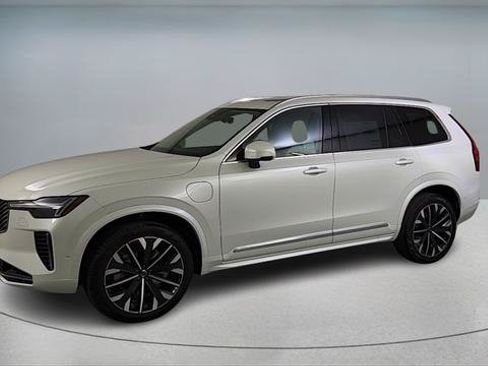 New 2026 Volvo XC90 T8 Ultra w/ Protection Package Premier AWD/4WD image 3