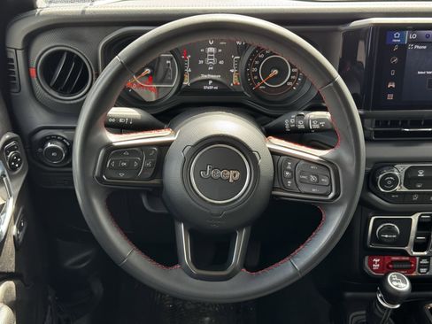 Used 2024 Jeep Wrangler Unlimited Rubicon AWD/4WD image 15