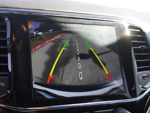 Used 2021 Jeep Grand Cherokee Overland image 26