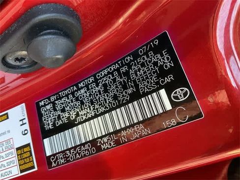 Used 2019 Toyota Prius XLE image 27