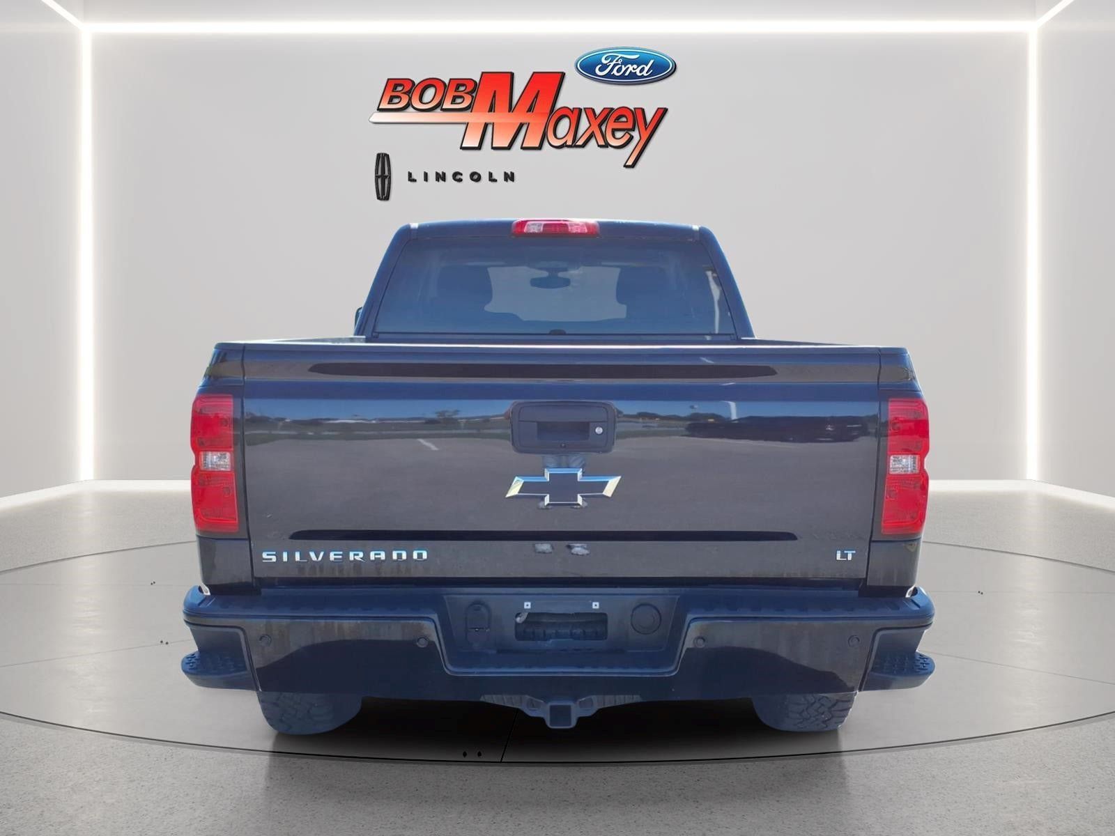 Used 2018 Chevrolet Silverado 1500 LT w/ Midnight Edition AWD/4WD image 6