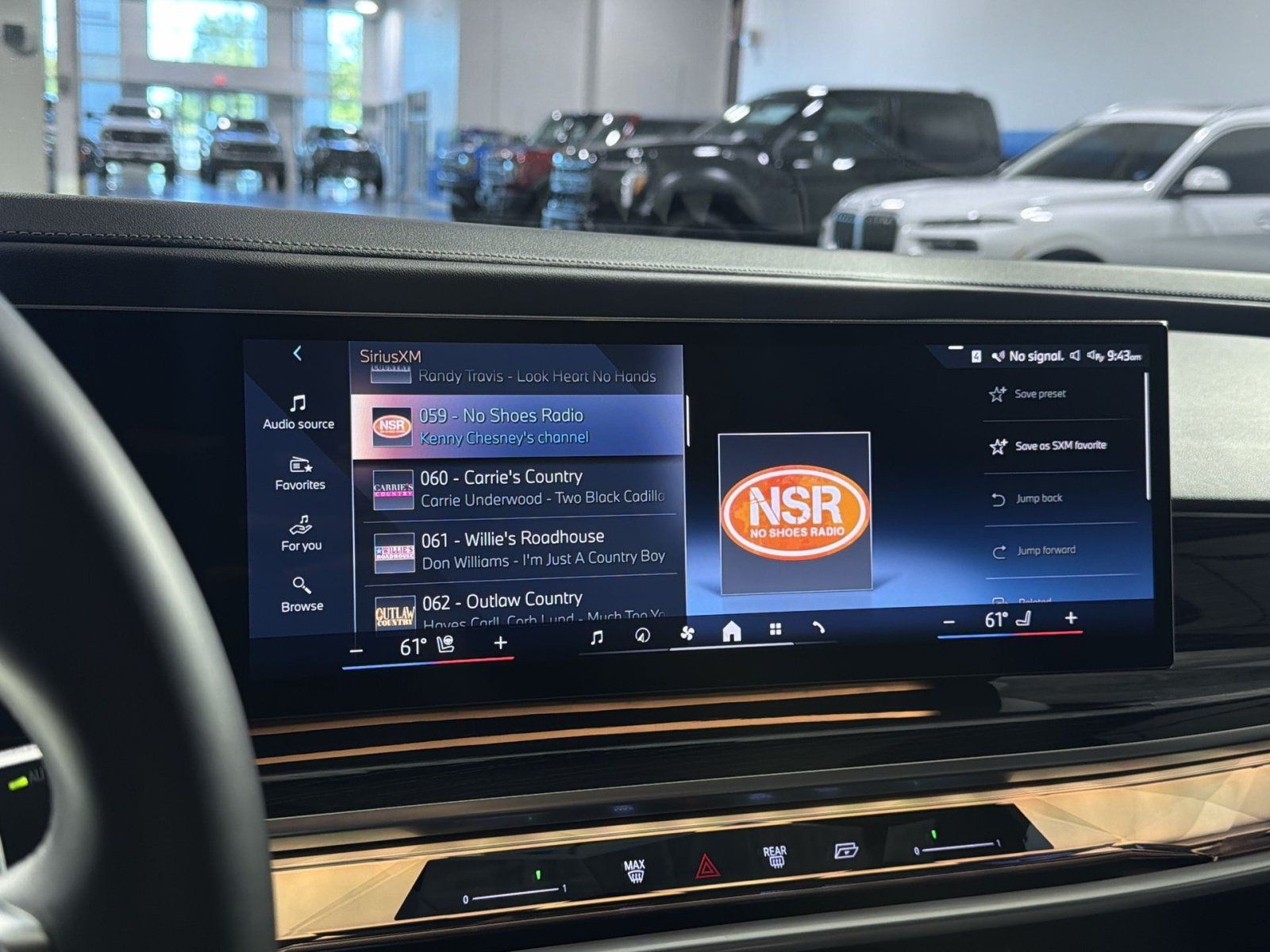 Used 2023 BMW 740i w/ Parking Assistance Package RWD image 32