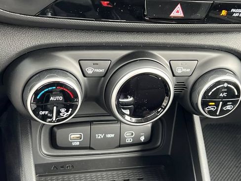 New 2026 Hyundai Venue SEL FWD image 19