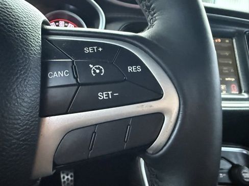 Used 2015 Dodge Challenger SXT Plus image 9