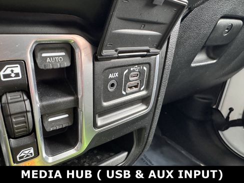 Used 2018 Jeep Wrangler Unlimited Sport S image 9