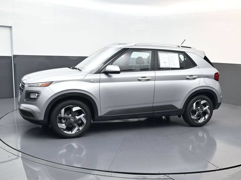 Certified 2026 Hyundai Venue SEL FWD image 7