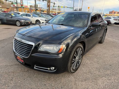Used 2013 Chrysler 300 S image 4