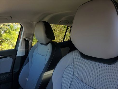 New 2025 Volkswagen Tiguan SE image 16