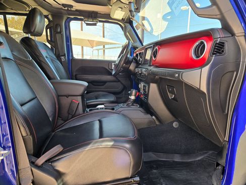 Used 2018 Jeep Wrangler Unlimited Rubicon w/ Dual Top Group image 28