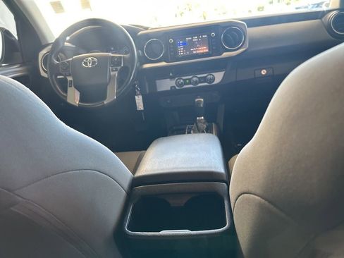 Used 2017 Toyota Tacoma 2WD Double Cab image 28