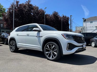New 2025 Volkswagen Atlas Cross Sport SEL Premium R-Line