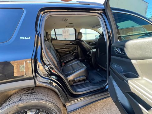 Used 2018 GMC Acadia SLT AWD/4WD image 30