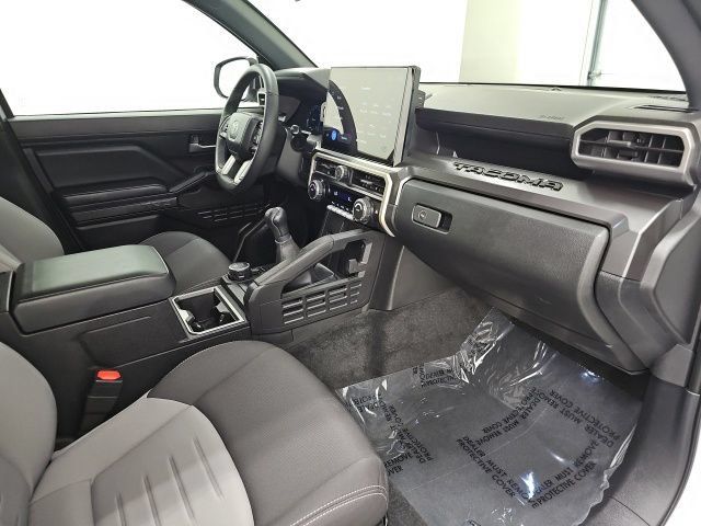 Used 2026 Toyota Tacoma TRD Off-Road AWD/4WD image 34