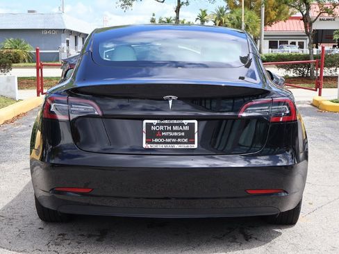 Used 2021 Tesla Model 3 Standard Range Plus image 13