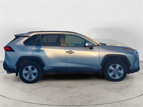Used 2021 Toyota RAV4 XLE image 6