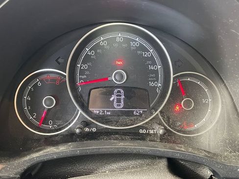 Used 2018 Volkswagen Beetle 2.0T FWD image 5