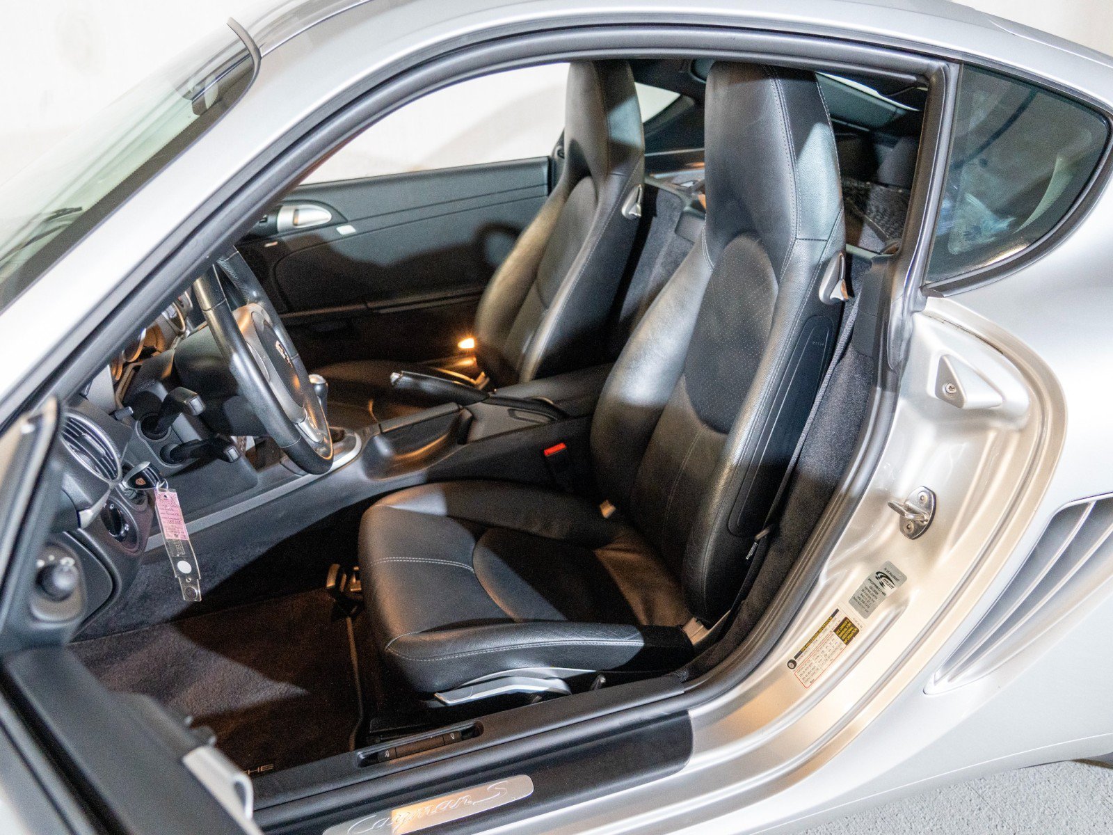 Used 2006 Porsche Cayman S RWD image 5