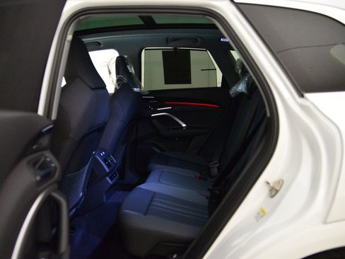 New 2025 Audi Q5 Premium Plus image 11