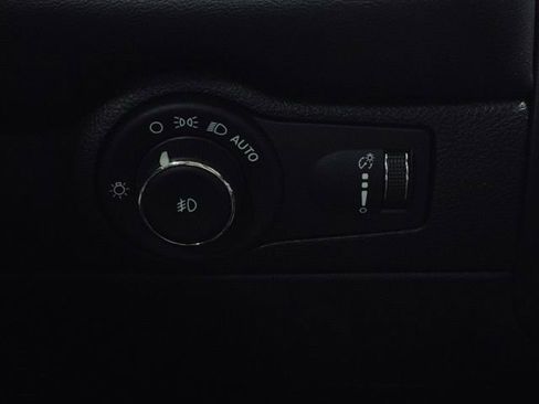 Used 2023 Dodge Durango GT image 33