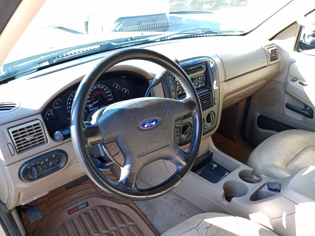 Used 2002 Ford Explorer XLT AWD/4WD image 2