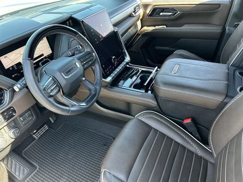 Used 2026 GMC Yukon Denali Ultimate AWD/4WD image 10