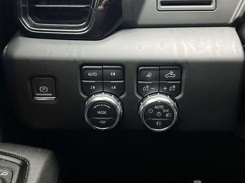 Used 2024 GMC Sierra 1500 AT4 image 30