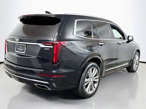 Used 2022 Cadillac XT6 Premium Luxury w/ Platinum Package FWD image 4