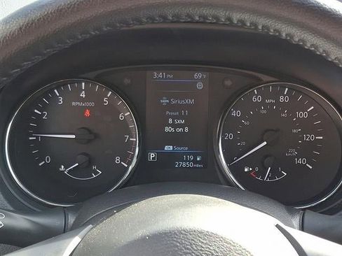 Used 2022 Nissan Rogue Sport SV image 19