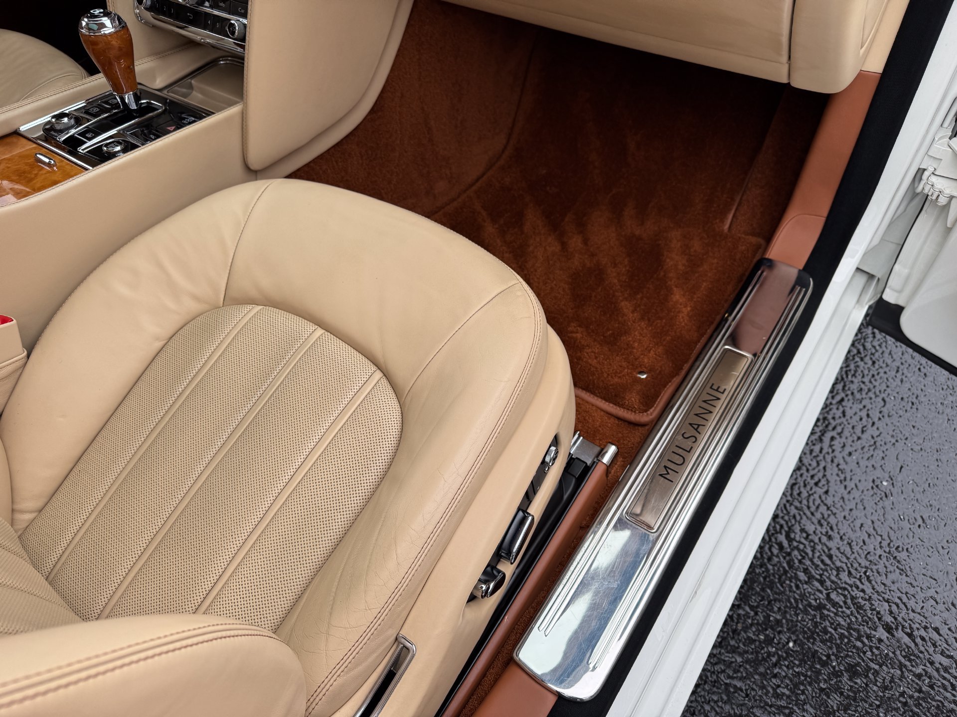 Used 2013 Bentley Mulsanne RWD image 41