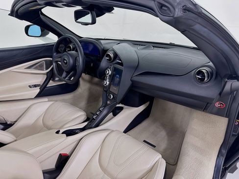 Used 2020 McLaren 720S Spider image 9
